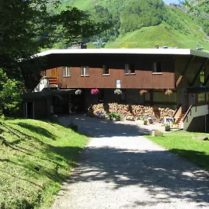  Hostel Hi